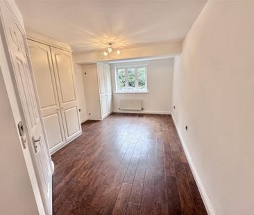 Yew Lodge, Greystones Drive, Darlington - Photo 3