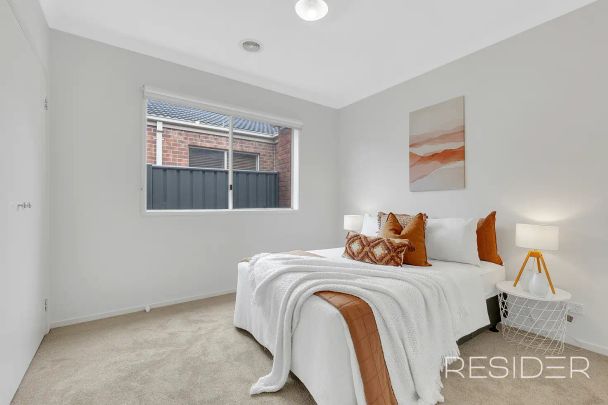 “SOUGHT AFTER LOCATION” - Photo 1