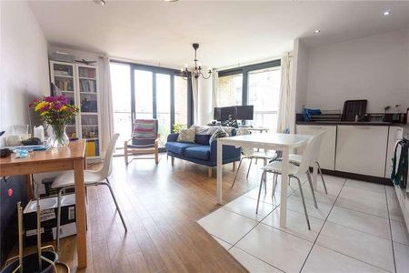 Surrey Quays Road, Canada Water, London, SE16 - Photo 3