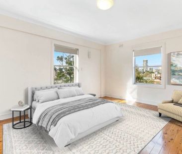 Elizabeth Bay - Photo 6