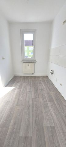 Tolle 3 Raumwohnung mit Balkon !! Neu ab 01.12.2024 fertig! - Photo 4