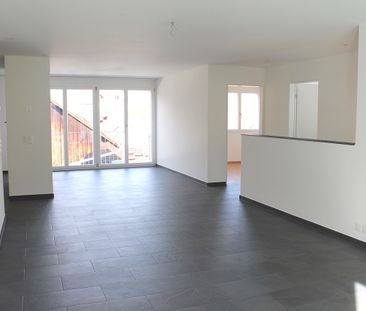 Grosszügige und nach Süden ausgerichtete 4.5 Zimmer Wohnung - Photo 2