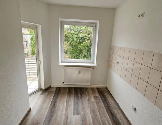 3-Raumwohnung mit Balkon in Köthen *Krankenhausnähe* - Foto 1