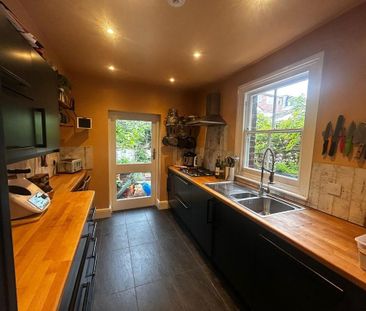 2 bedroom terraced house to rent - Photo 2