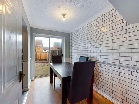 Bishop Road, Chell, Stoke-on-trent, ST6 - Photo 3