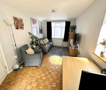 2 bedroom maisonette to rent - Photo 2