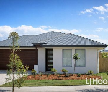 Two Living Zones - Ducted Air Conditioning - Walking Distance to Sc... - Photo 6