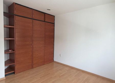 Exclusiva Residencia en Renta | La Rioja Residencial | Vive el lujo, la tranquilidad y el mejor estilo de vida del sur de Guadalajara - Photo 2