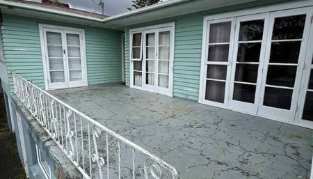 Central Family Home! - Photo 5