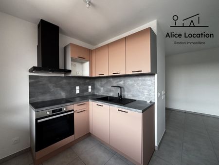 Location Appartement 2 pièces 47m² THONON LES BAINS 74200 - Photo 3