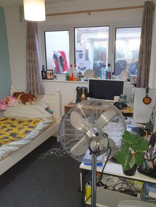 4 bedroom house share to rent - Photo 1