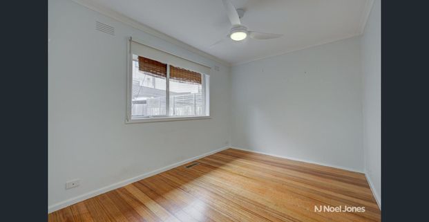 FANTASTIC FIND IN CONVENIENT LOCATION - Photo 1