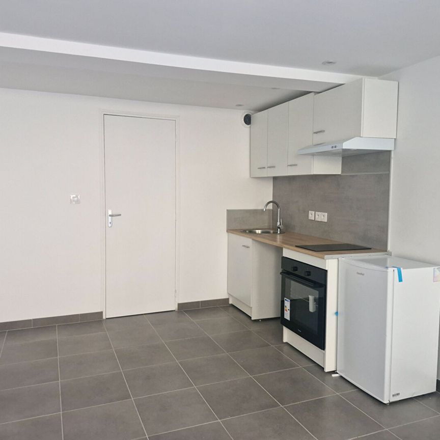 Location Appartement 1 pièce 18m² - Photo 1