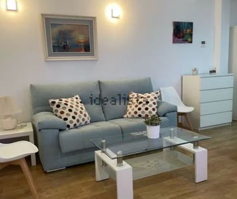 Alquiler de piso en Calle Trinidad - Photo 1