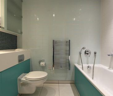 2 bedroom flat to rent - Photo 6
