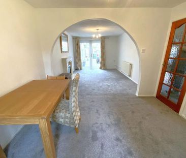 3 bedroom terraced house to rent - Photo 2