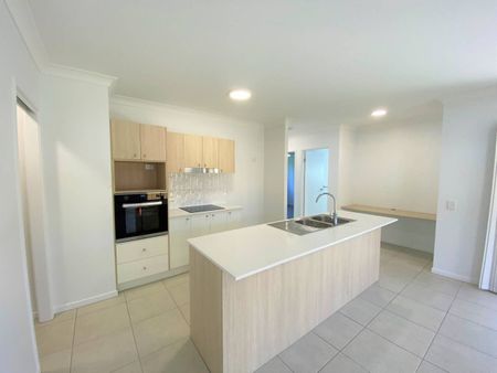 Charming Family Home Southside Gympie - Photo 4