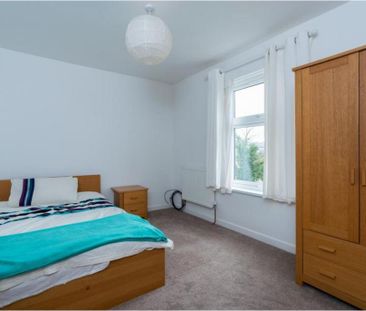 5 bedroom semi-detached house to rent - Photo 4