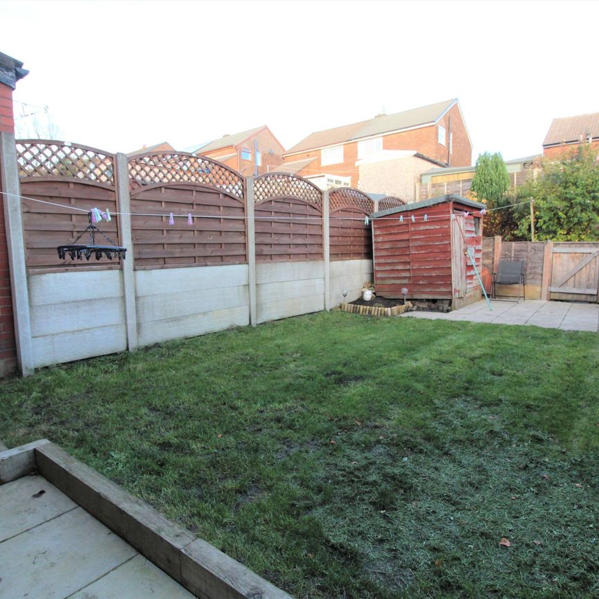 Second Avenue, Bury - Photo 1