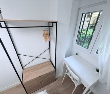 Calle del Puerto del Bruch, Madrid, Community of Madrid 28031 - Photo 4