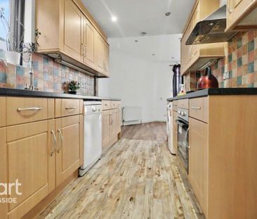 3 bedroom semi-detached house to rent - Photo 6