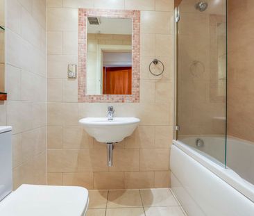 2 bedroom apartment to rent Dolphin Quays, The Quay, Poole, BH15 - Photo 2