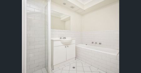 Stylish Two-Bedroom Urban Retreat in a Prime Parramatta Location - Photo 5