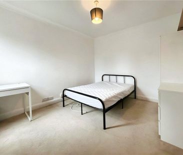 4 bedroom semi-detached house to rent - Photo 5