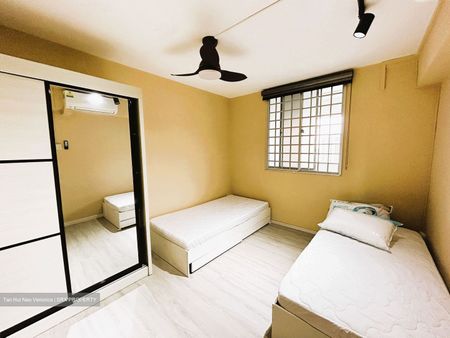 Blk 208 Boon Lay Place (Jurong West), HDB 3 Rooms - For Rent - Photo 2