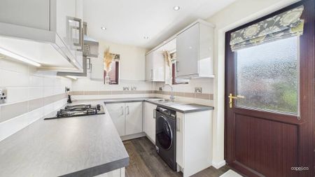 2 bedroom semi-detached house to rent - Photo 3