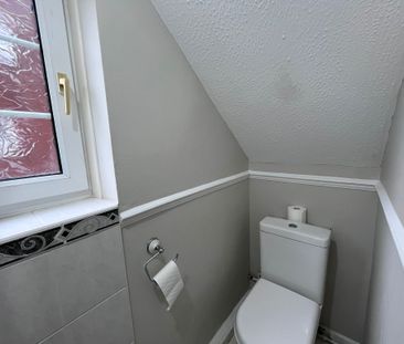 Downleaze, Cockett, Swansea SA2 0GQ - Photo 2