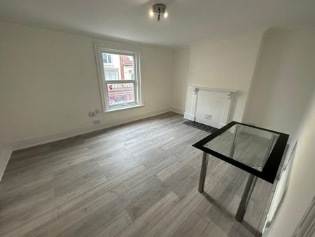 3 Bed Flat, St. Mary Street, SO14 - Photo 4