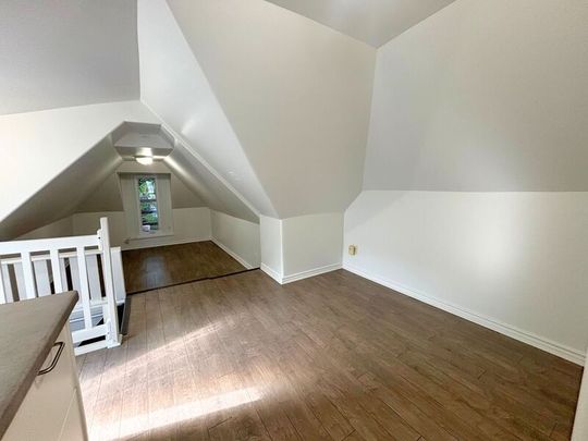 $1,349 / 1 br / 1 ba / 482 King Willaim st unit 3 - Photo 1