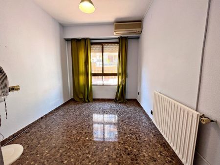 4 room luxury Apartment for rent in Valencia - Photo 5