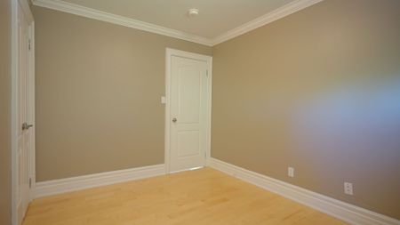 For Lease - 7 Waterbury Drive Unit# Main, Toronto, Ontario - Photo 3