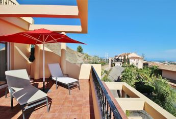 Luxury 2 bedrooms Penthouse Duplex for rent in Nueva Andalucia