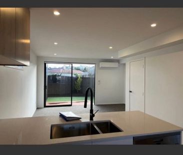 **Beautiful Modern 2BR Townhouse in Dunedin** - Photo 1