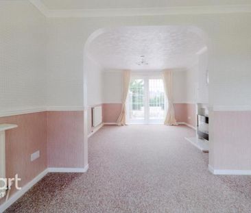 3 bedroom semi-detached house to rent - Photo 6