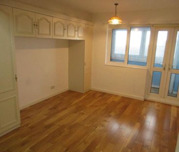 3 bedroom flat to rent - Photo 3