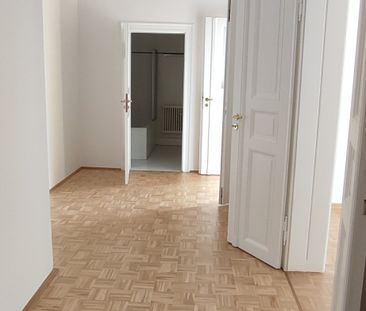 Großzügige 2-Zimmer-Wohnung mit Einbauküche und Balkon in Dresden-Striesen! - Foto 2