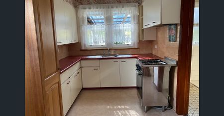 Three bedroom home nestled amongst the bushland - Photo 4