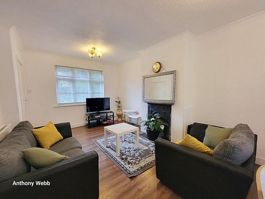 4 bedroom terraced house to rent - Photo 1
