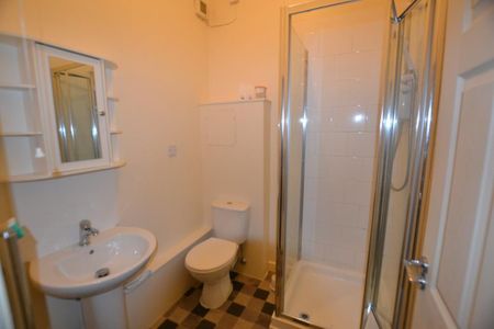Ground floor flat to rent - Photo 4