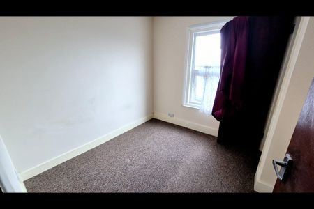 1 Bed Flat, Bedford Road, RG1 - Photo 3