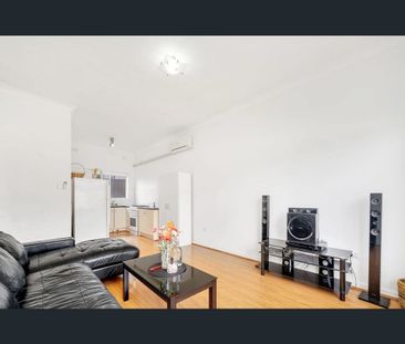 Beautiful Unit in the Heart of Windsor Gardens! - Photo 1