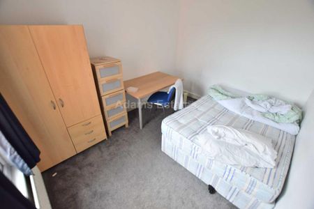 6 bedroom terraced house to rent - Photo 5