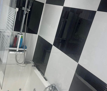 1 bedroom in a house share to rent - Photo 2