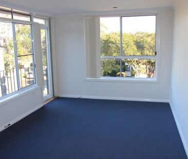 Conveniently Located - Photo 5