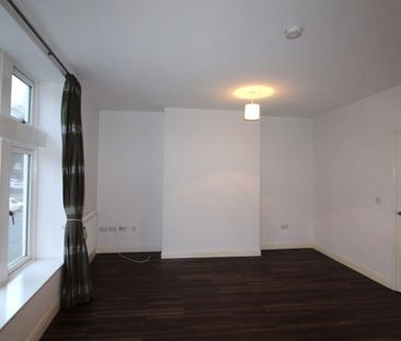 Parkgate, Roundhay Road, Leeds - Photo 1