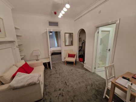 1 bedroom ground floor flat to rent - Photo 2